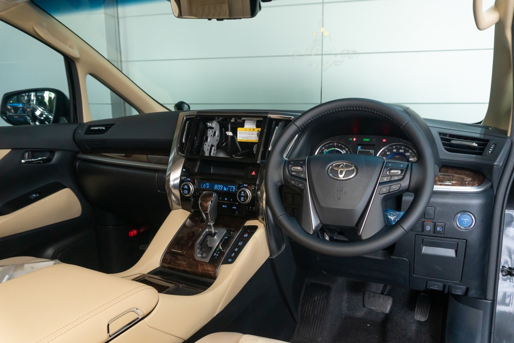 TOYOTA VELLFIRE 2.5 hybrid X Van AT ปี 2021 #3