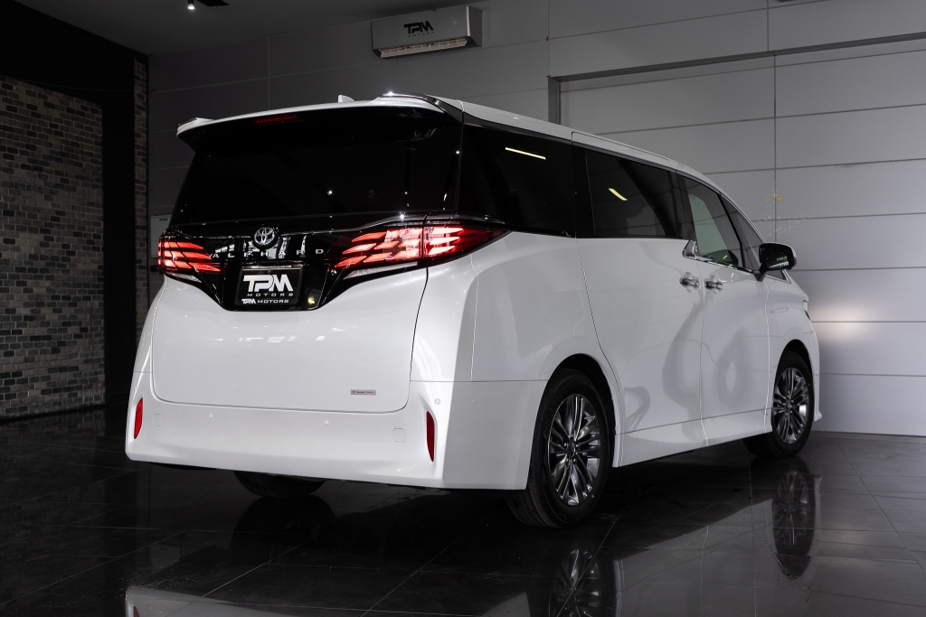 TOYOTA ALPHARD 2.5 Z Gasssoline  ปี 2024 #2