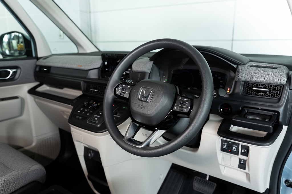 HONDA STEPWGN 2.0 e:HEV Air Wagon AT ปี 2025 #6