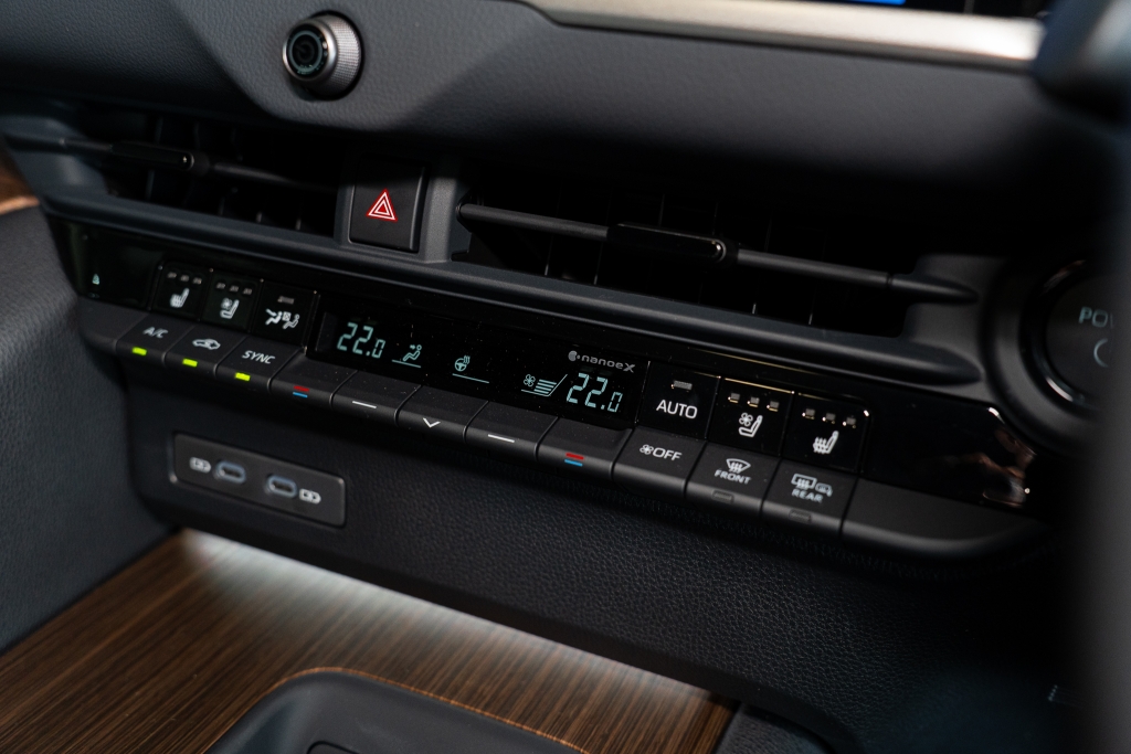 TOYOTA CROWN 2.5 Z SEDAN HYBRID AT ปี 2025 #8