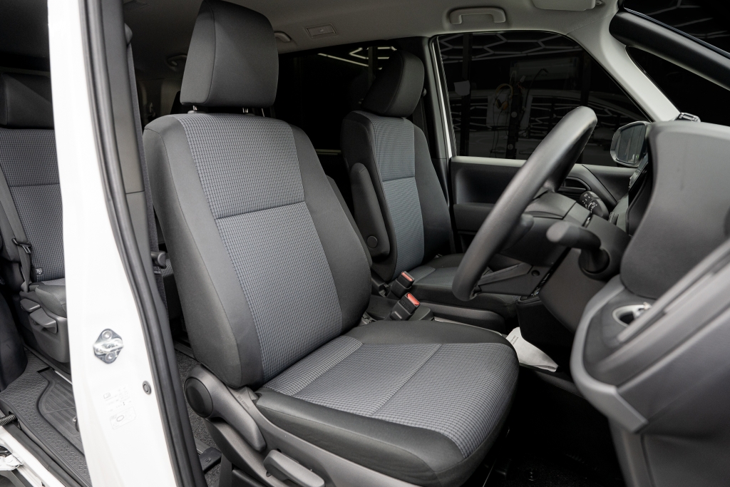 TOYOTA NOAH 1.8 HYBRID X AT ปี 2025 #7