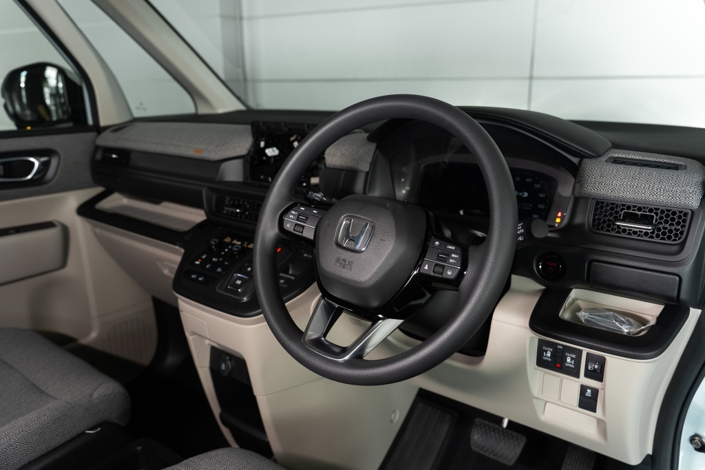 HONDA STEPWGN 2.0 e:HEV Air Wagon AT ปี 2025 #3