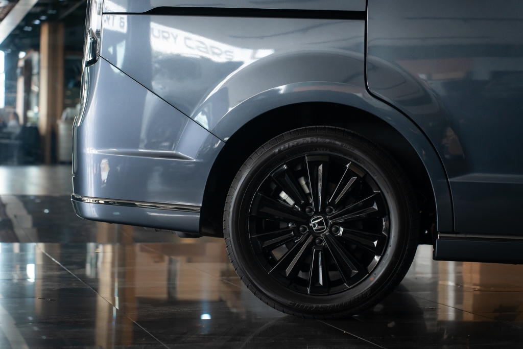 HONDA STEPWGN 2.0 e:HEV Premium Line Black Edition AT ปี 2025 #11
