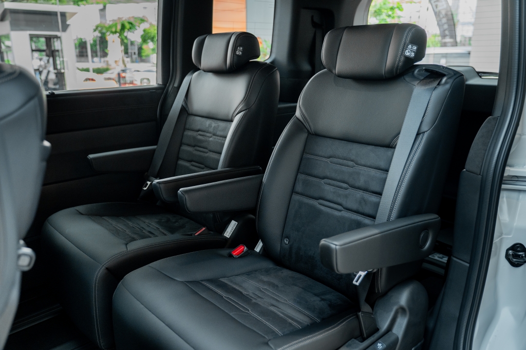 HONDA STEPWGN 2.0 e:HEV Premium Line Black Edition AT ปี 2025 #11