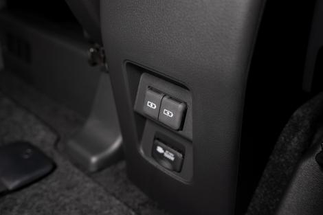 TOYOTA NOAH 1.8 HYBRID X AT ปี 2025 #13