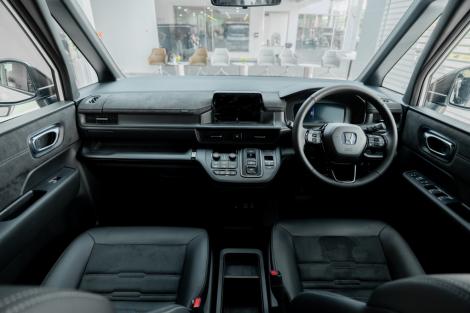 HONDA STEPWGN 2.0 e:HEV Premium Line Black Edition AT ปี 2025 #16